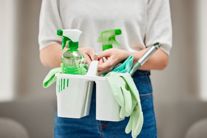 How Do You Make Homemade Gym Cleaning Spray?