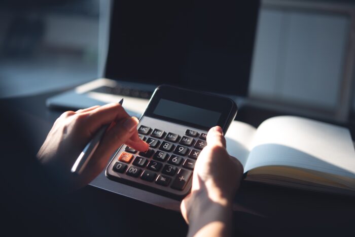 How Do You Calculate A Commercial Cleaning Contract?